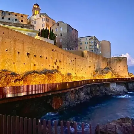 Appartement Rénové Centre Historique De à Deux Pas Du Vieux Port Bastia (Corsica)