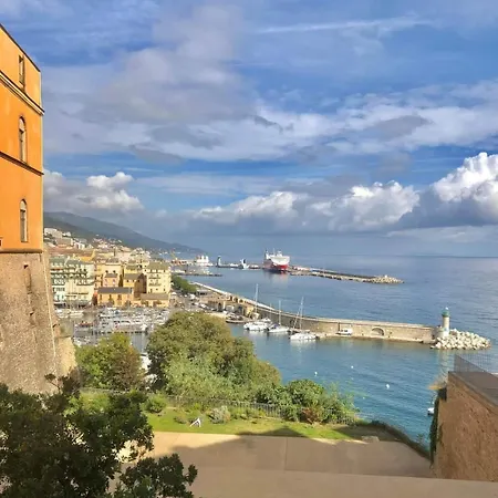 Rénové Centre Historique De à Deux Pas Du Vieux Port Appartement Bastia (Corsica)