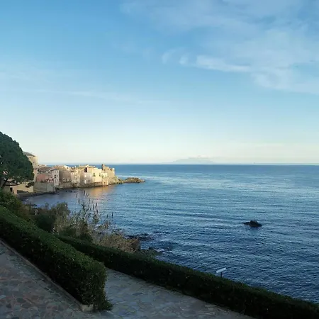 Appartement Rénové Centre Historique De à Deux Pas Du Vieux Port Bastia (Corsica)